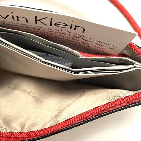 NWOT Calvin Klein Leather Wallet Wristlet/ Cosmetic Pouch Aprox 6x4 - Picture 5 of 8